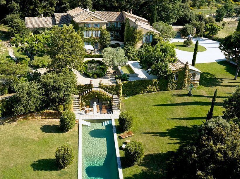 Bien immobilier de prestige à vendre en Vaucluse en Provence.