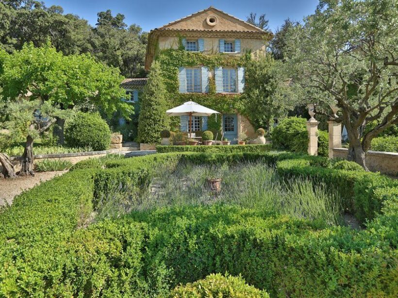 Bien immobilier de prestige à vendre en Vaucluse en Provence.