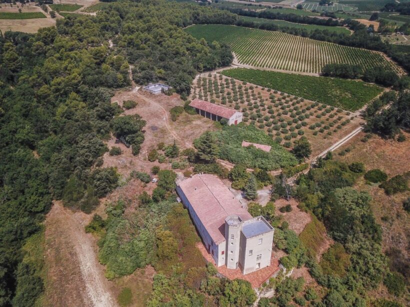 Une bâtisse à rénover dans le Luberon Sud