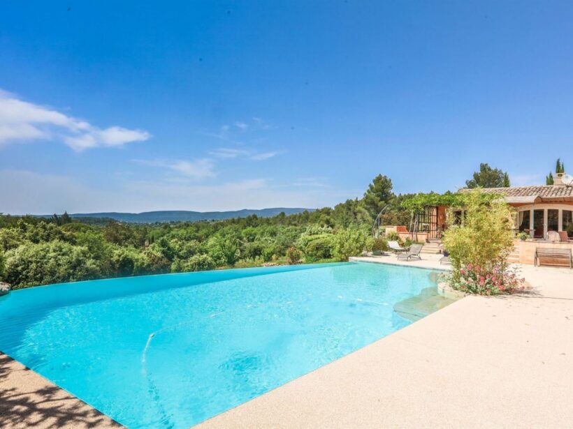 Une maison dans la garrigue