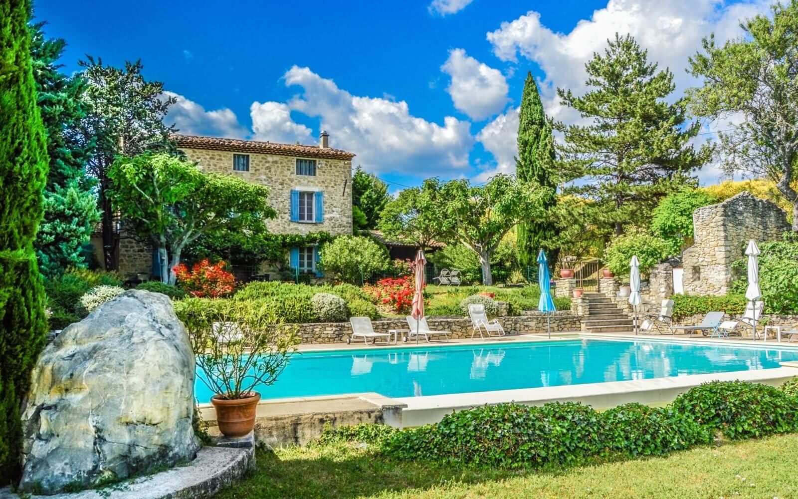 BELLE PROPRIETE PROVENCALE AVEC VUE IMPRENABLE