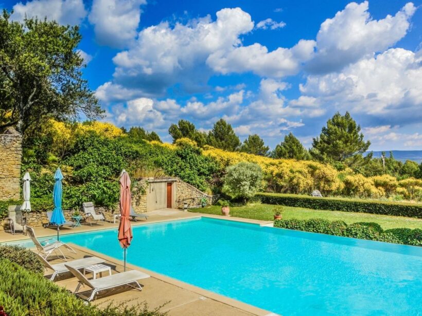 BELLE PROPRIETE PROVENCALE AVEC VUE IMPRENABLE