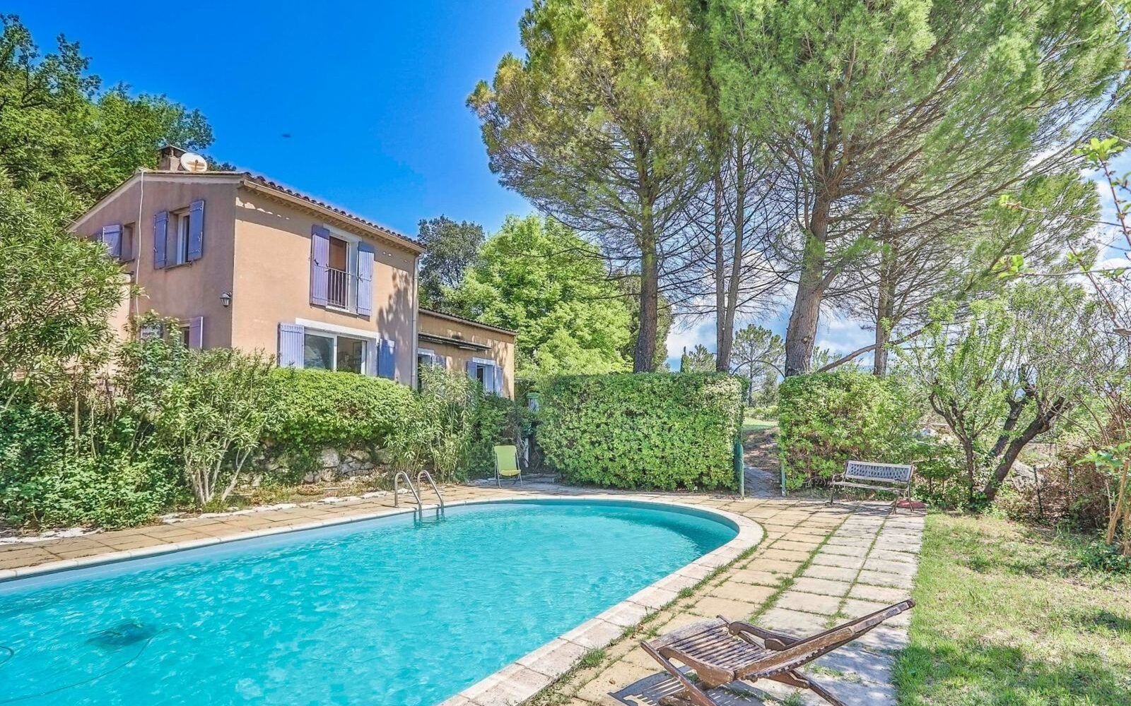 Maison en position dominante
