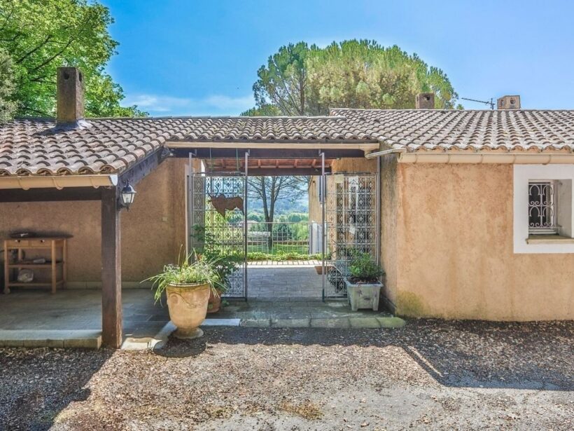 Maison en position dominante