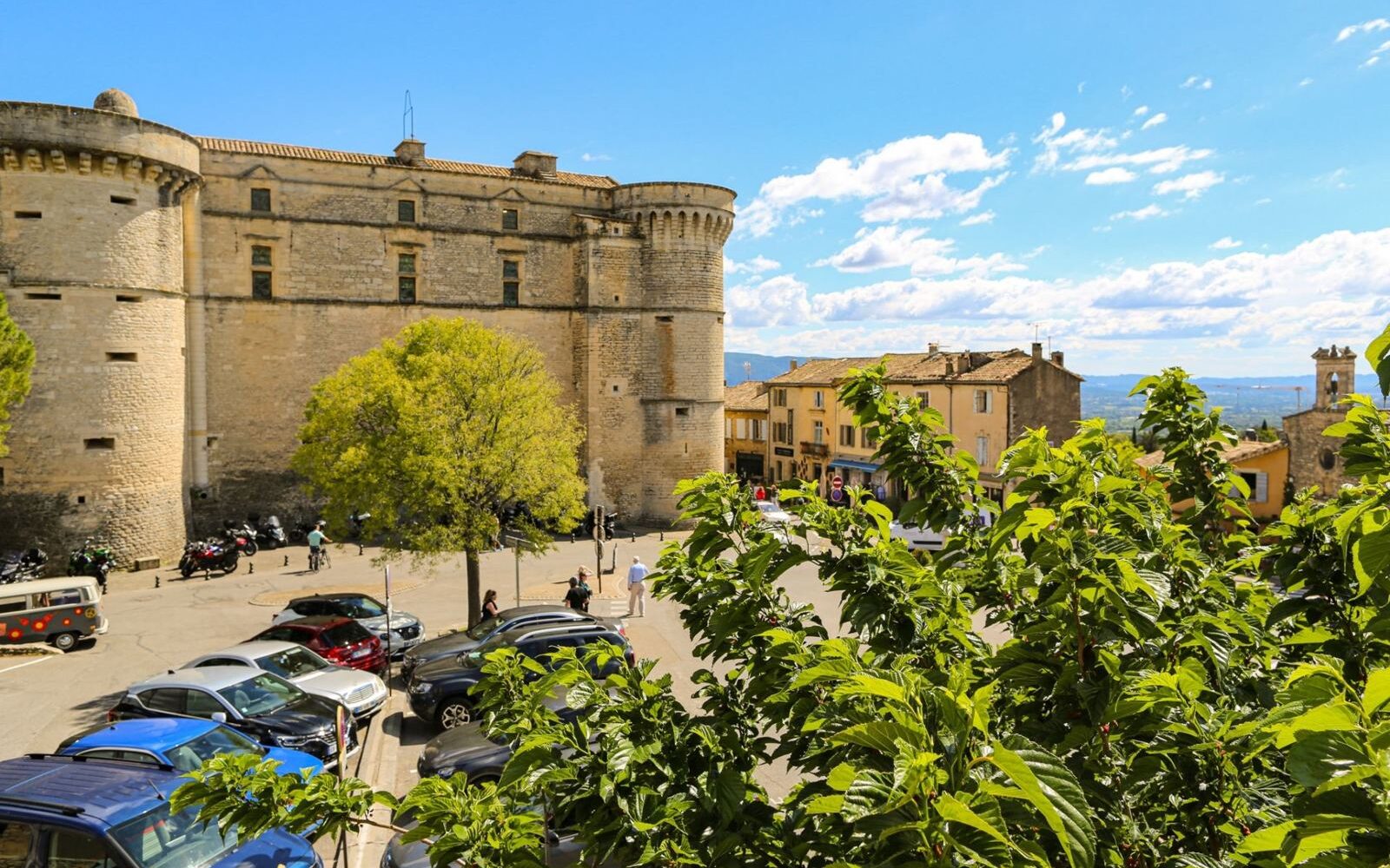 Emplacement Numéro 1 en Plein Cœur de Gordes